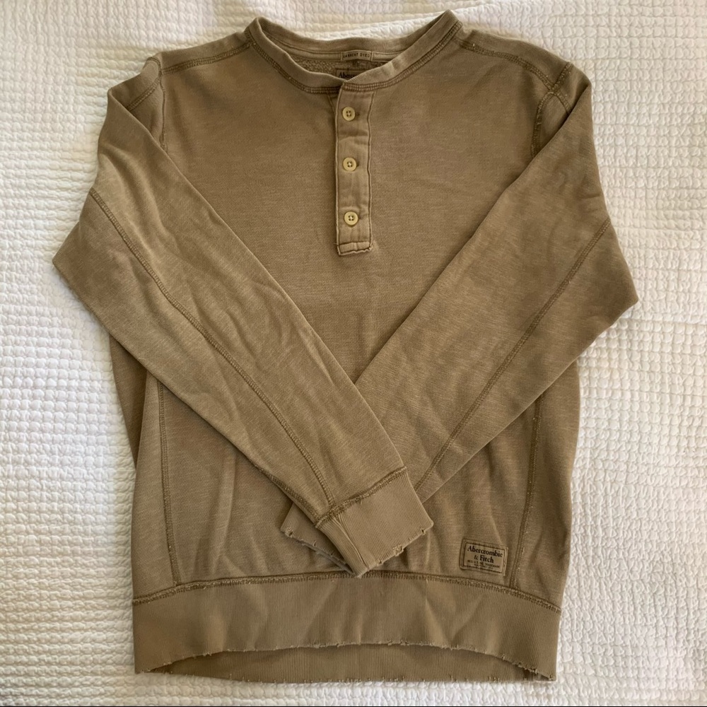 Abercrombie & Fitch distressed sweatshirt